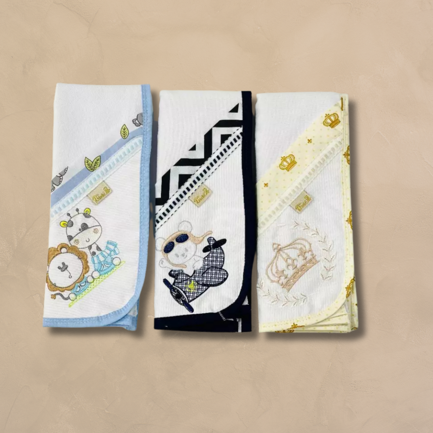 Kit 3 Cueiros Bebê Luxo – Bordado e Estampado, Toque Macio