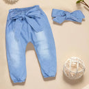 Calça Jeans Menina com faixinha de cabelo